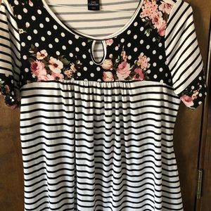 Super cute tunic top in a size Med